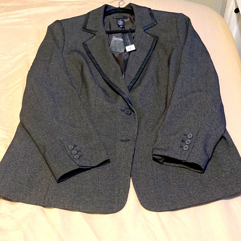 Lane Bryant suit mixed soft plaid black and gray/faux leather trim. Sz 18